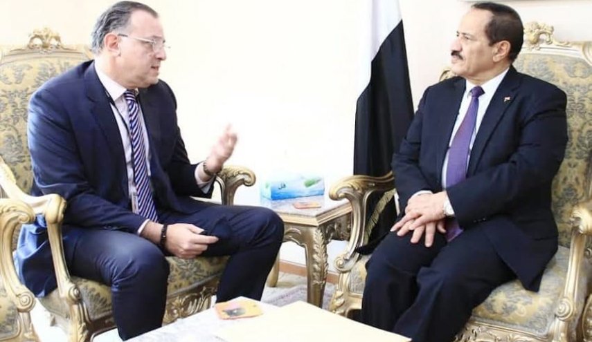 وزير الخارجية اليمني يناقش تداعيات استمرار العدوان على الوضع الصحي للبلاد