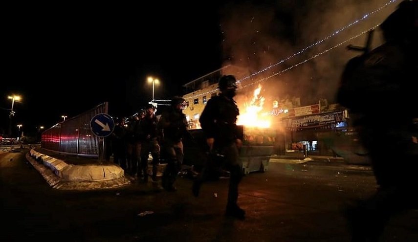 جوانان فلسطینی در قدس یک پایگاه نظامی صهیونیست‌ها را آتش زدند