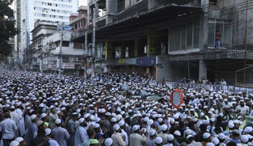 دومین روز تظاهرات هزاران مسلمان بنگلادش؛ برخورد پلیس با باتوم و گاز اشک آور