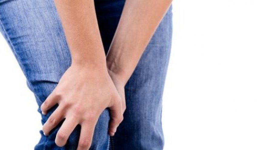 منها التغذية الصحية… نصائح للوقاية من ألم الركبة