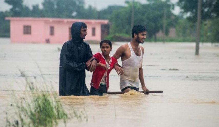 فيضانات وانهيارات أرضية في الهند والنيبال توقع حوالى مئتي قتيل