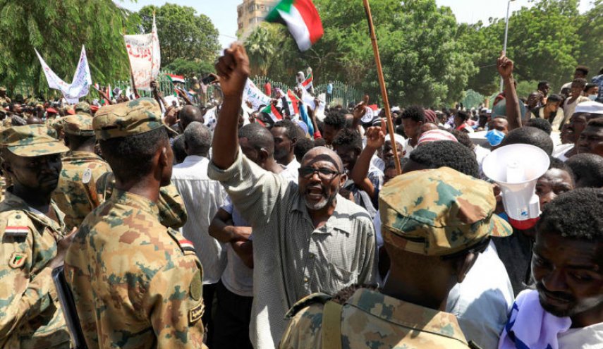 درگیری پلیس سودان و تظاهرکنندگان، ۱۹ زخمی برجای گذاشت
