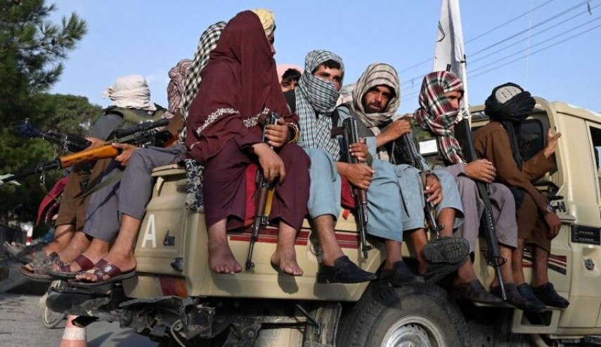 گاردین: طالبان مخالفان خود را اخراج و خانه‌هایشان را مصادره می کند
