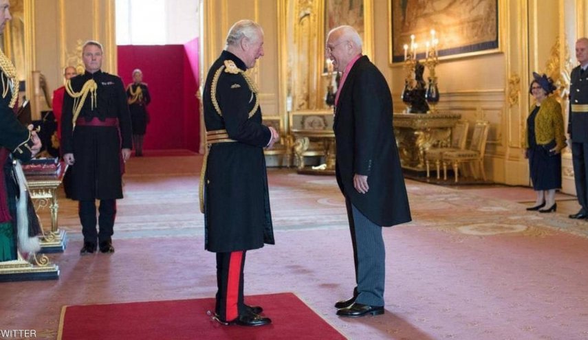 الامير تشارلز يقلّد عراقيا أعلى وسام في بريطانيا