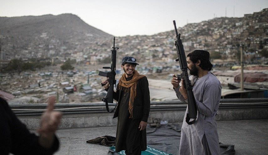 'داعش' يرفع رايته فوق قرية بوسط أفغانستان!
