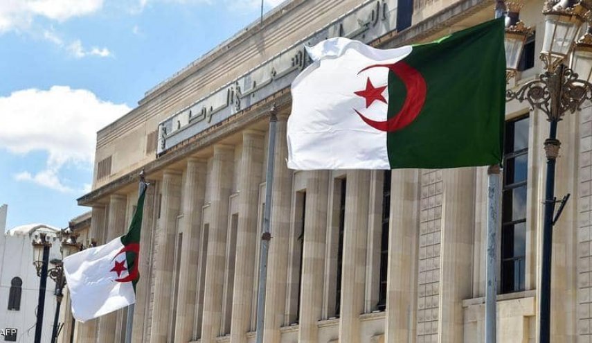 الجزائر: البرلمان الفرنسي يقوم بحرب لصالح لوبيات همها الابتزاز