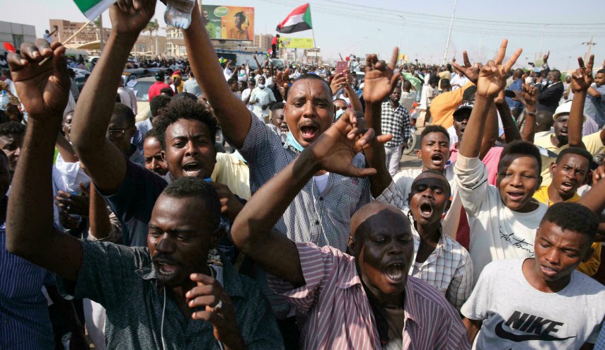 ۷ کشته و ۱۴۰ مجروح در تظاهرات علیه کودتا در سودان