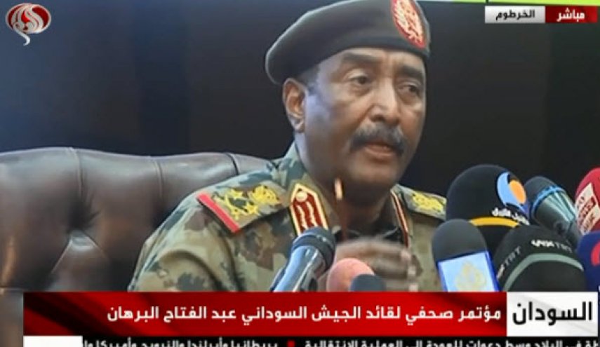 فرمانده نیروهای مسلح سودان: حمدوک در خانه من است