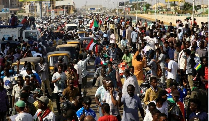 مقتل متظاهر على الاقل برصاص العسكريين في الخرطوم