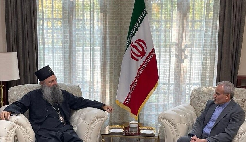 كبير اساقفة صربيا يدعو الى تعزيز العلاقات مع ايران 