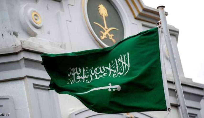  السعودية تستدعي سفيرها من لبنان وسفير لبنان يغادرها خلال 48 ساعة