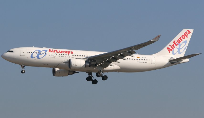 أوروبا تلغي التحذير السابق بشأن الطيران فوق إيران