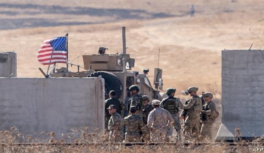 أنباء عن سماع دوي انفجارات قرب القاعدة الامريكية في دير الزور