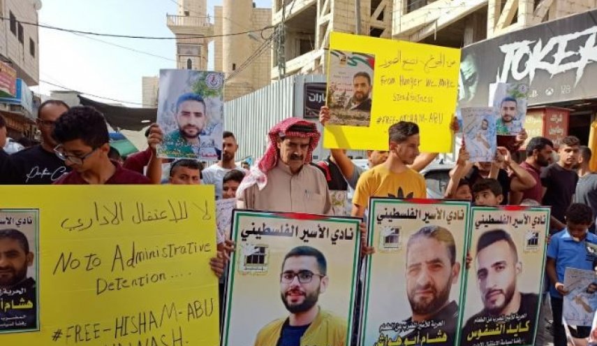 سبعة أسرى يواصلون اضرابهم عن الطعام.. والاحتلال يجدد اعتقالا إداريا بحق عدد منهم