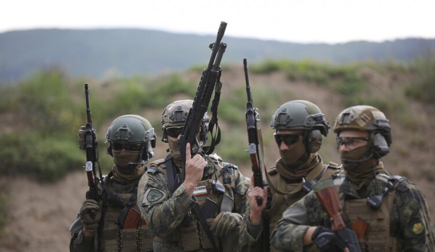 بلغاريا تستعين بالجيش لوقف تدفق المهاجرين عبر تركيا