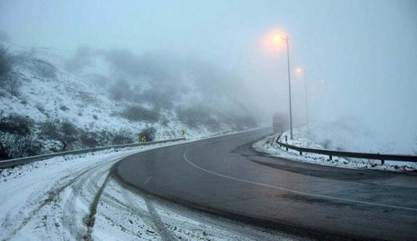 جاده‌های شمال در برف و باران / توصیه راهداری به احتیاط هنگام تردد و اقدامات پیشگیرانه