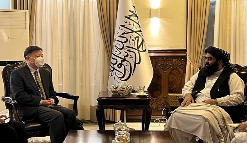 وزير خارجية حكومة أفغانستان المؤقتة يجتمع مع سفير الصين