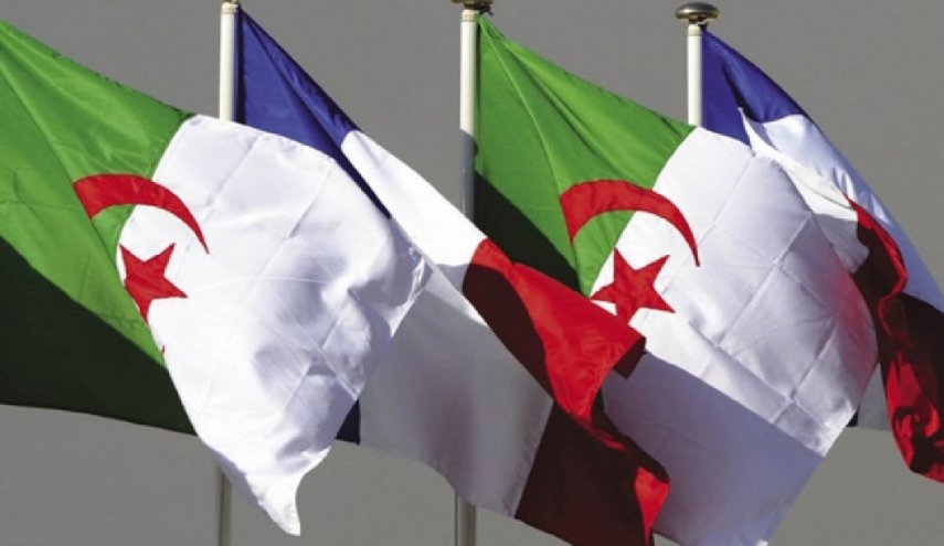 الجزائری‌ها: ابراز تأسف ماکرون کافی نیست، باید عذرخواهی کند