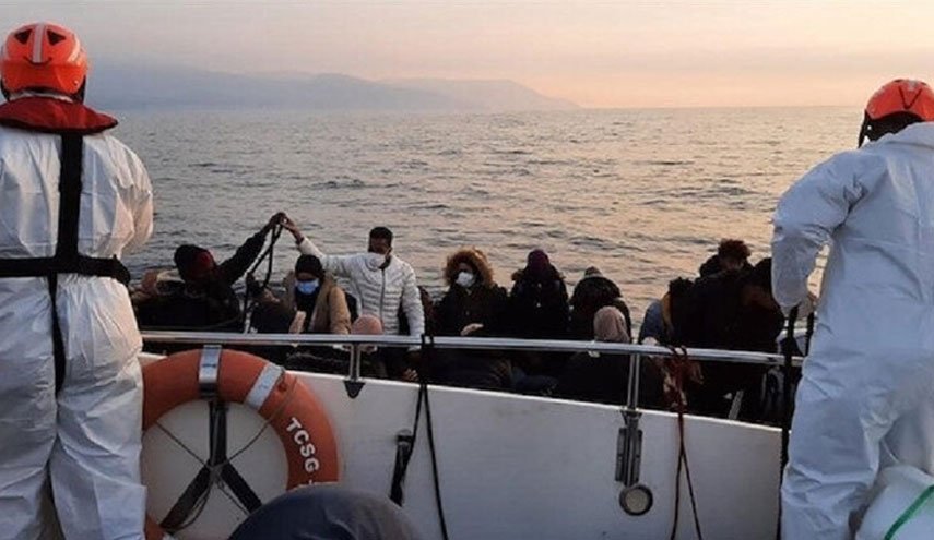 تركيا تعلن إنقاذ 75 طالب لجوء في بحر إيجة