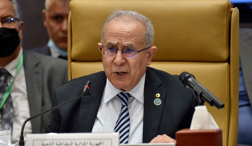 وزير الخارجية الجزائري يرحب بتصريحات فرنسية تحترم بلاده
