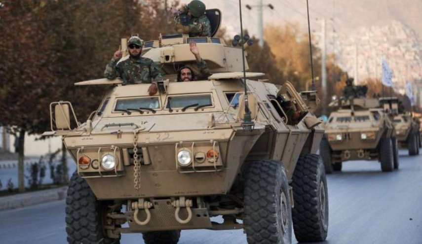 طالبان تستعرض قوتها العسكرية بمركبات أمريكية في كابل