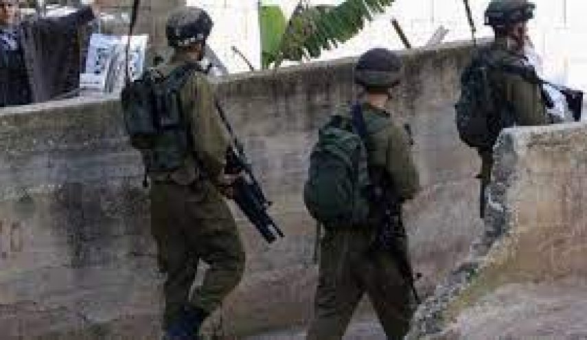 لليوم الثاني.. قوات الاحتلال تقتحم منزل محافظ القدس
