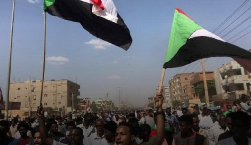 سودانی‌ها خواستار تشکیل دولت غیرنظامی در این کشور شدند