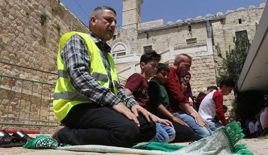 دعوة فلسطينية للتصدي أمام استفزاز رئيس كيان الاحتلال في المسجد الإبراهيمي
