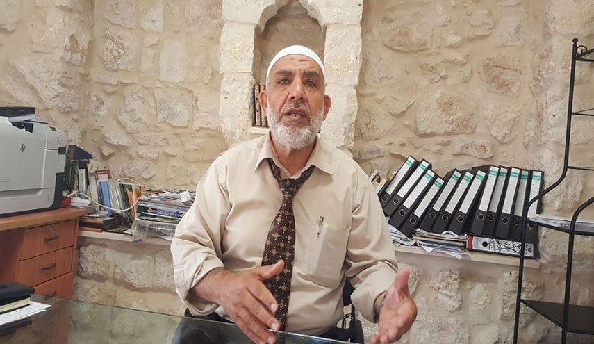 الاحتلال يواصل اعتقال الشيخ بكيرات بتهمة الخطابة وتدريس القرآن