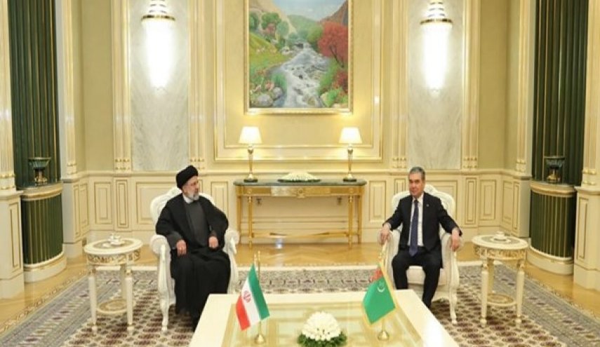 الرئيسان الايراني والتركماني يعقدان جولة من المباحثات
