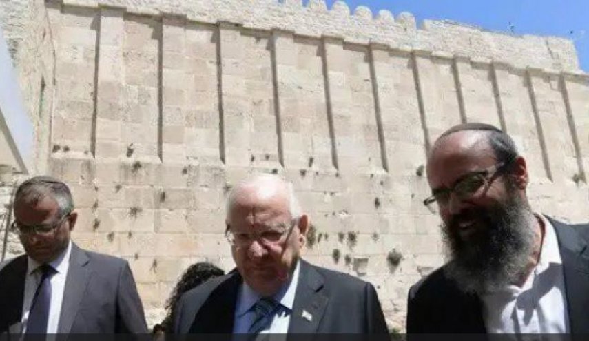 دعوات فلسطينية للتصدي لاقتحام رئيس كيان الاحتلال الحرم الإبراهيمي 