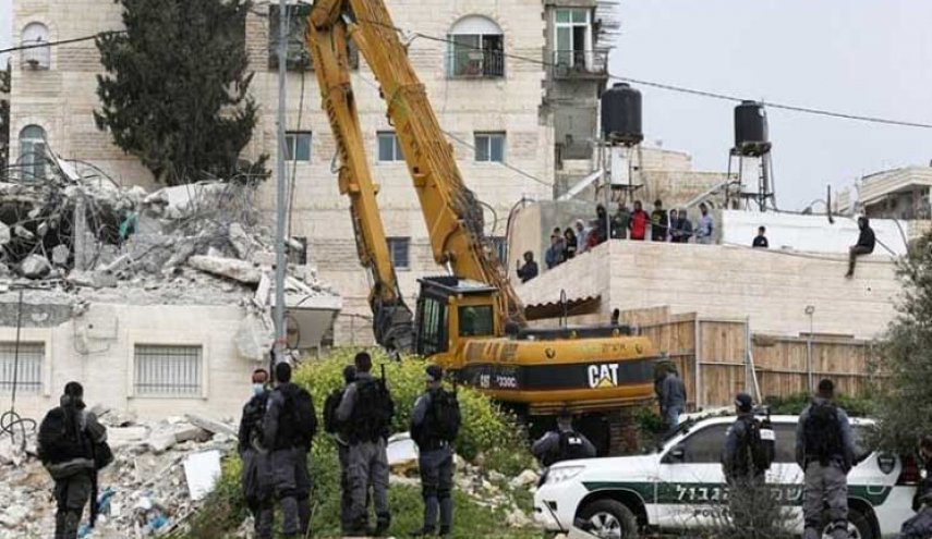 سلطات الاحتلال تهدم منشأة تجارية في  بيت حنينا