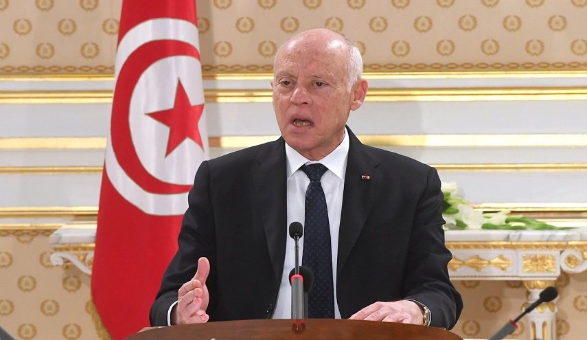 الرئيس التونسي يؤكد على ضرورة تطهير البلاد من جميع مظاهر الفساد
