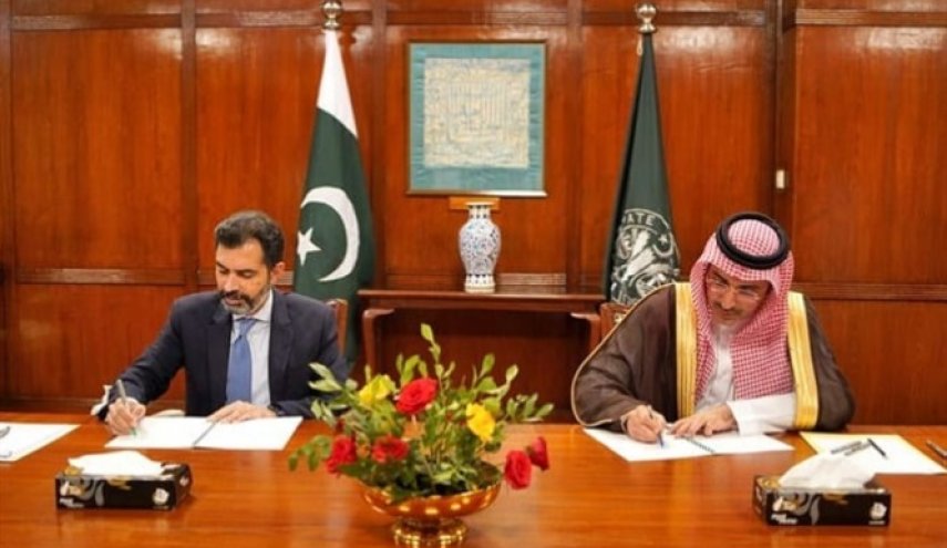 السعودية وباكستان توقعان اتفاقيتين بقيمة 4 مليارات دولار