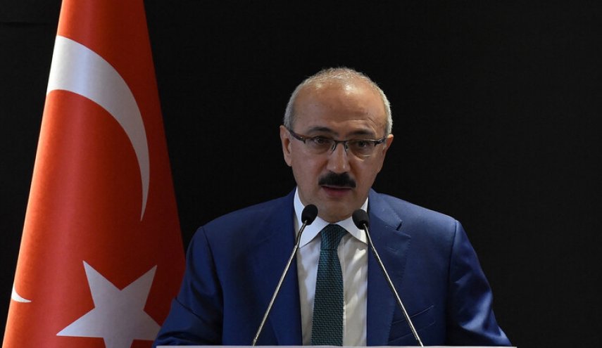 أردوغان يقبل استقالة وزير المالية التركي على خلفية انهيار الليرة 