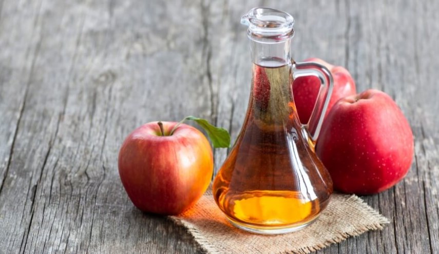 كيف يساعد خل التفاح في إزالة السموم من الجسم؟ وحالات ممنوعة من تناوله