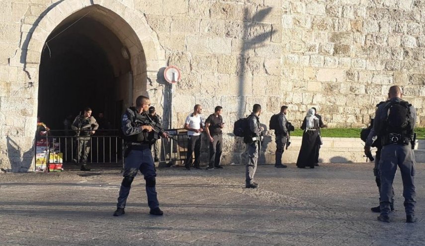 الاحتلال يعرقل دخول المصلين للمسجد الاقصى