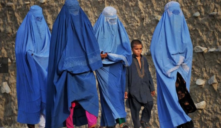 'طالبان' تصدر مرسوما حول حقوق المرأة