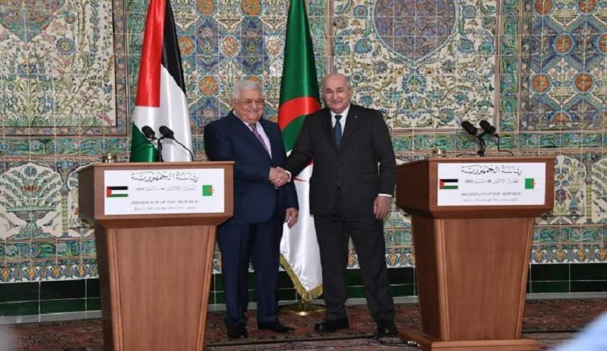 الرئيس الجزائري يتعهد بمنح السلطة الفلسطينة 100مليون دولار