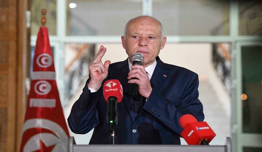 الرئيس التونسي يأمر بالتحقيق حول تلقي أحزاب لتمويل أجنبي