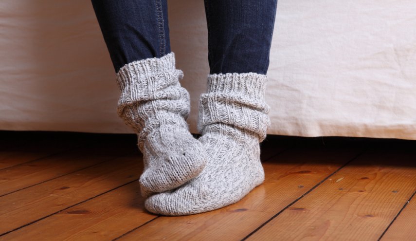 بعيدا عن برد الشتاء ..5 أسباب صحية تجعل قدميك باردتين