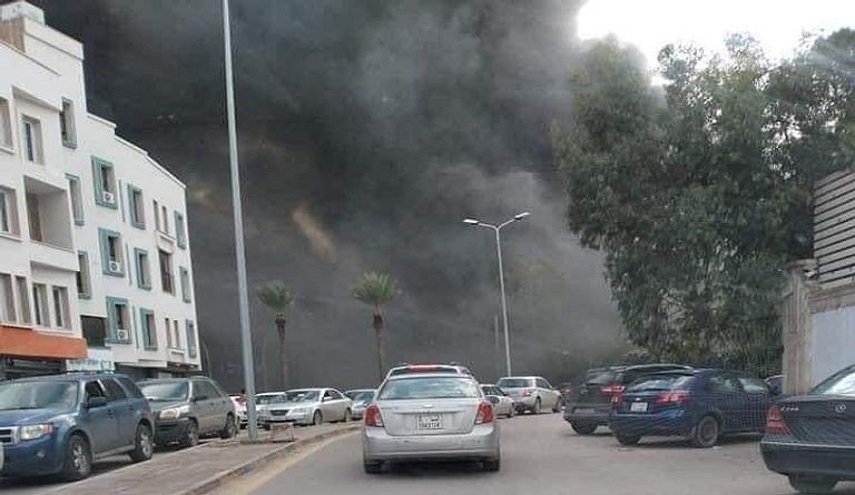 ليبيا.. حريق ضخم بفندق مقر اجتماعات المجلس الرئاسي الليبي