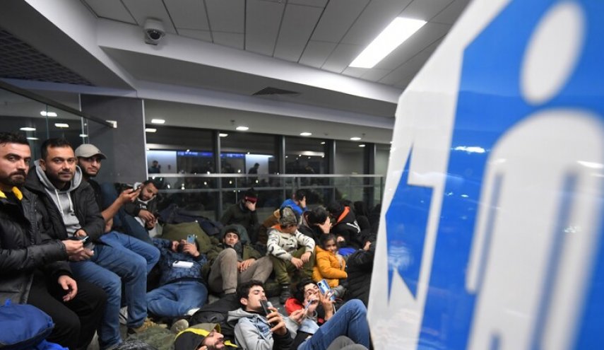 إقلاع أول طائرة لترحيل السوريين من بيلاروسيا إلى مطار دمشق