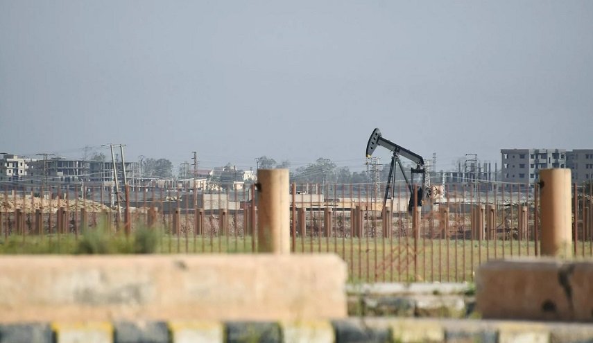 شاهد.. صور لقافلة ضخمة من النفط السوري الذي هربته القوات الأميركية