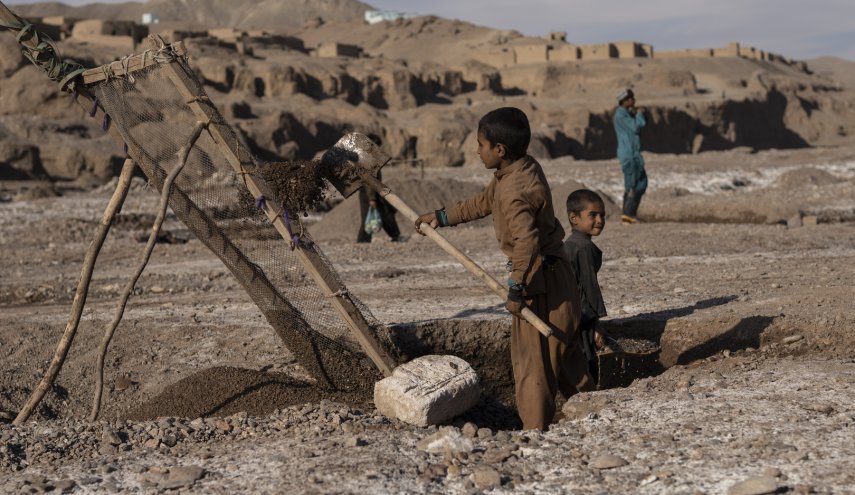 国連はアフガニスタンの経済崩壊を警告している