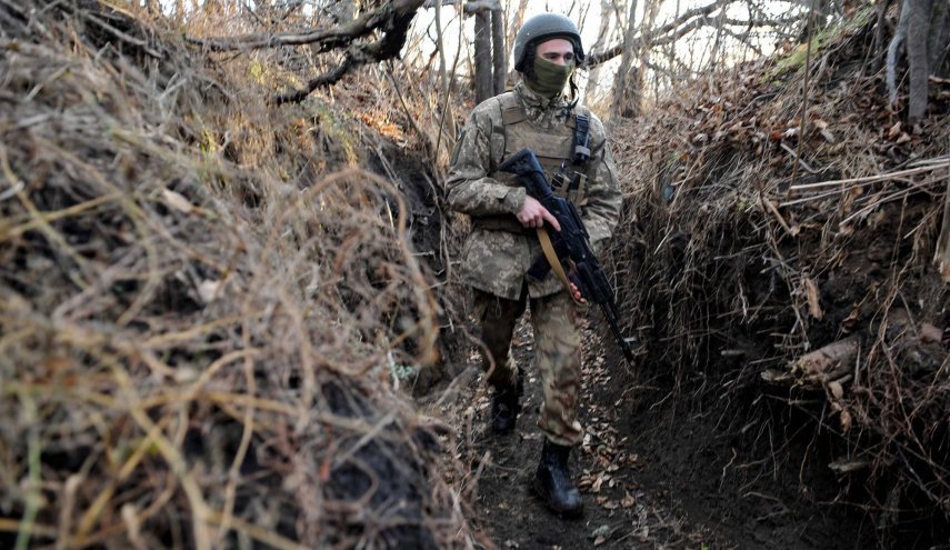 بريطانيا تدرس جميع خيارات الردّ إذا غزت روسيا أوكرانيا
