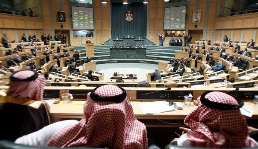هل يتجاوز برلمان الأردن 'كمين' تعديلات الدستور و'إتفاقية دبي التطبيعية'؟