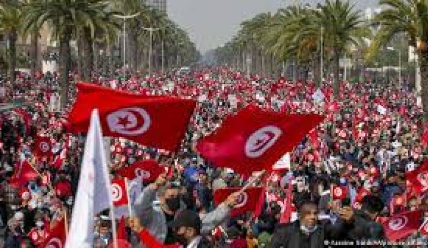 جنبش‌های مردمی در تونس خواستار برگزاری تظاهرات در روز جمعه شدند