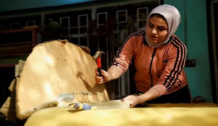 فنانة الخشب.. عربية تقتحم عالم النجارة +(صور)