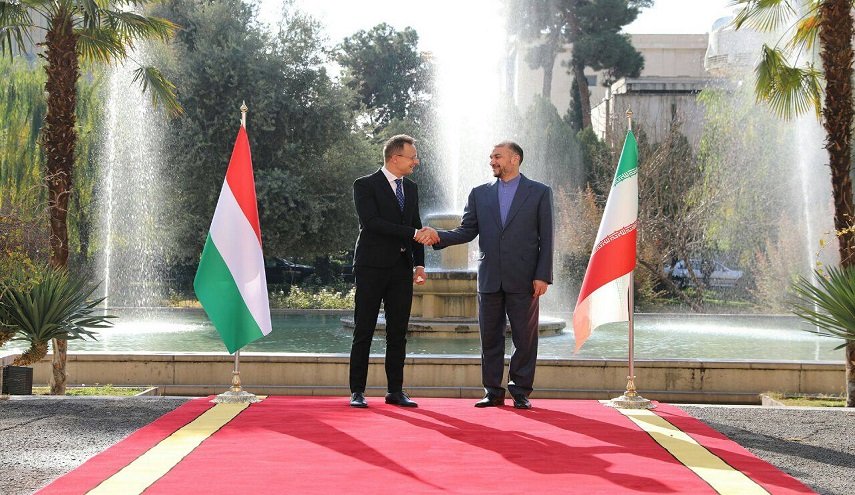وزير الخارجية الهنغاري يزور طهران ويلتقي أمير عبد اللهيان